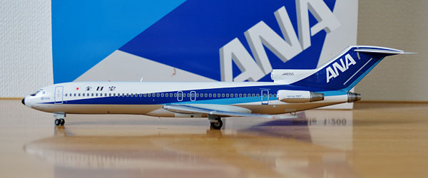 1/200 ANA B727-200 JA8355 トリトンカラー