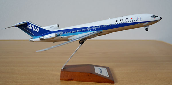 1/200 ANA B727-200 JA8355 トリトンカラー