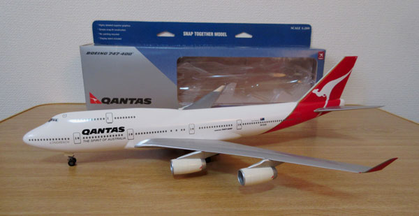 1/200 ホーガン・ウイングス QANTAS B747-400