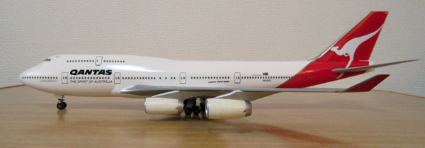 1/200 ホーガン・ウイングス QANTAS B747-400