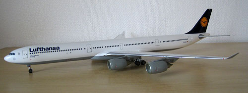 ヘルパ製１／２００ルフトハンザ航空Ａ３４０ー６００プラスティック製完成品 1/200 ヘルパ ルフトハンザ A340-600 D‐AIHA